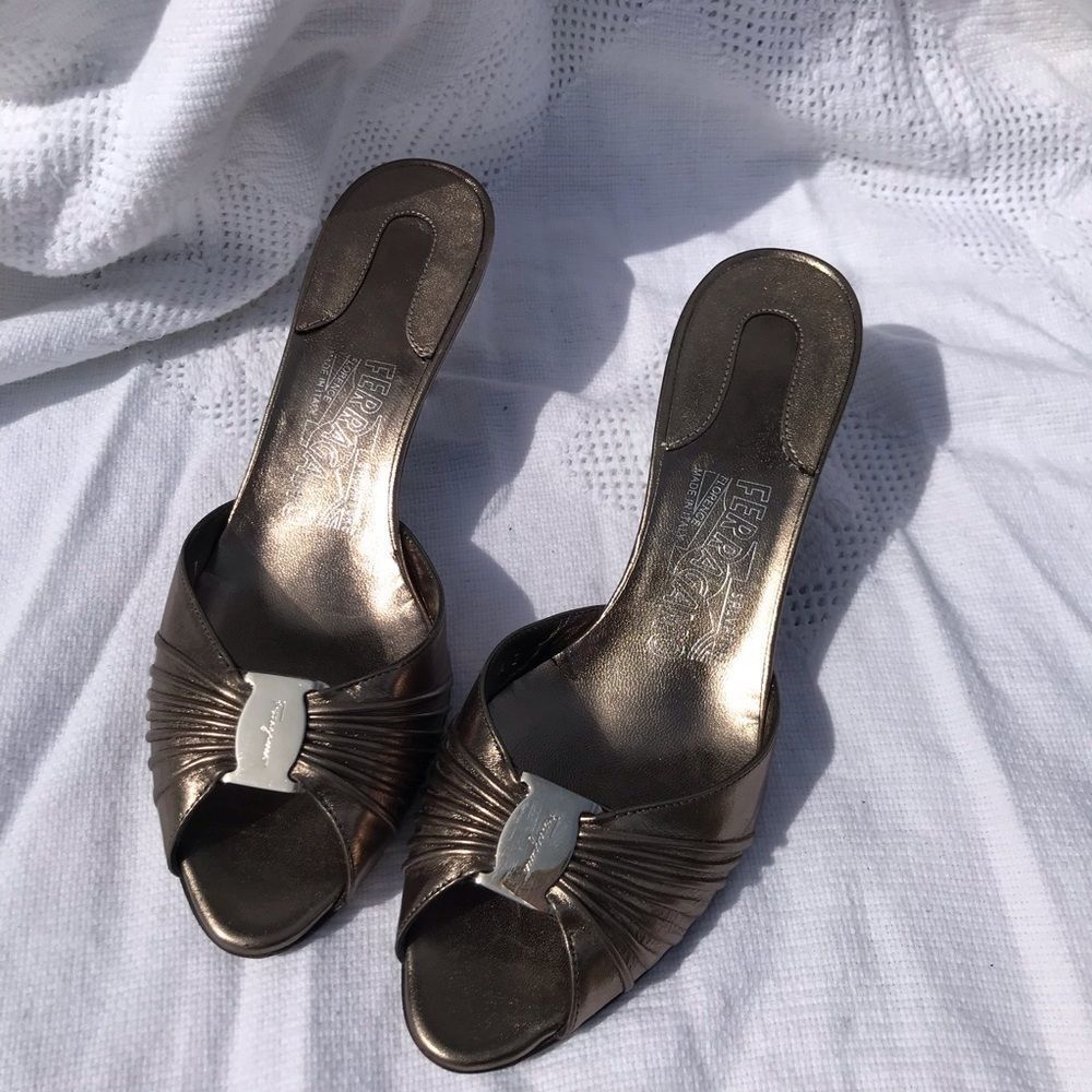 FERRAGAMO PEEP TOE PUMPS